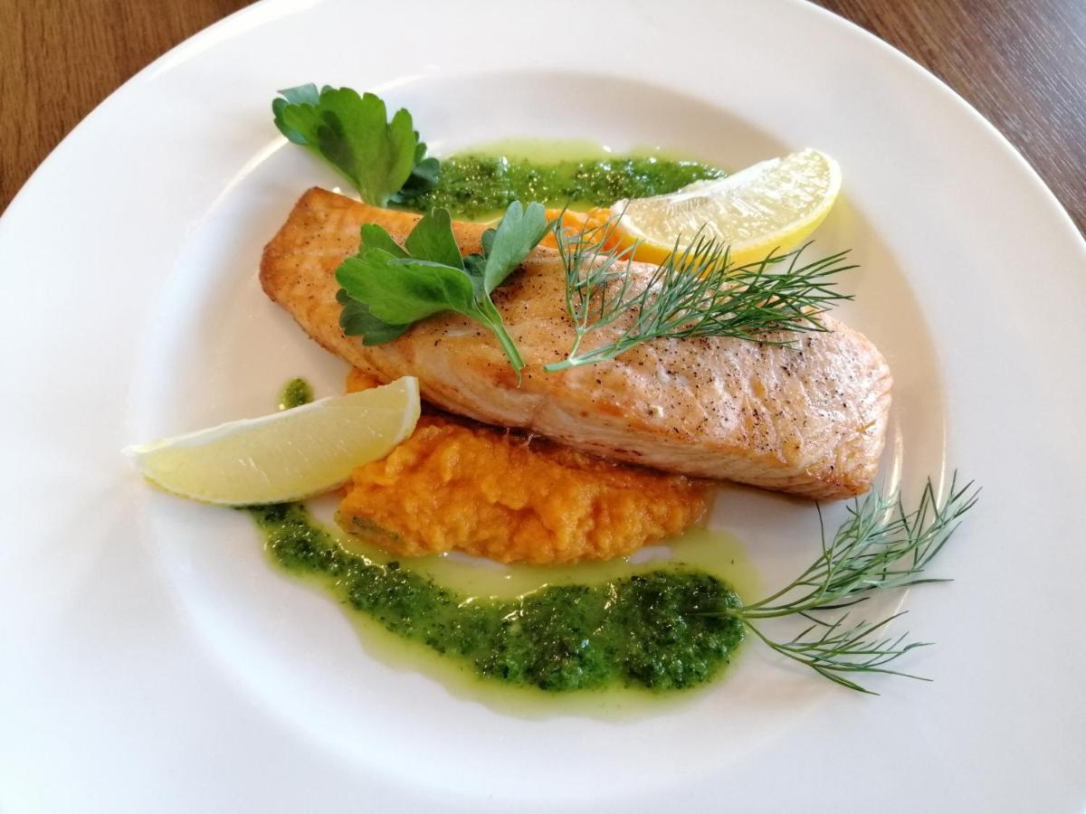 Restauracja Teo Hotel Cieszkow Kültér fotó